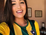 Hincha - Tribunera - Chica - Fanatica de la Barra: Loucos pelo Botafogo • Club: Botafogo • País: Brasil