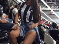 Hincha - Tribunera - Chica - Fanatica de la Barra: Loucos pelo Botafogo • Club: Botafogo