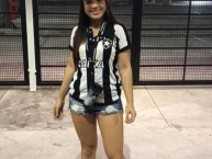 Hincha - Tribunera - Chica - Fanatica de la Barra: Loucos pelo Botafogo • Club: Botafogo • País: Brasil