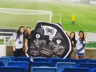 Hincha - Tribunera - Chica - "Mulheres, alento e chuva!!!" Fanatica de la Barra: Movimento 90 • Club: ABC