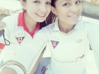 Hincha - Tribunera - Chica - Fanatica de la Barra: Muerte Blanca • Club: LDU