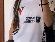 Hincha - Tribunera - Chica - Fanatica de la Barra: Muerte Blanca • Club: LDU