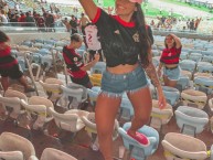 Hincha - Tribunera - Chica - Fanatica de la Barra: Nação 12 • Club: Flamengo