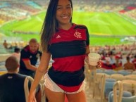 Hincha - Tribunera - Chica - Fanatica de la Barra: Nação 12 • Club: Flamengo