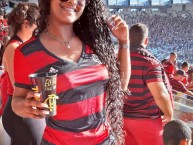 Hincha - Tribunera - Chica - Fanatica de la Barra: Nação 12 • Club: Flamengo • País: Brasil