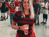 Hincha - Tribunera - Chica - Fanatica de la Barra: Nação 12 • Club: Flamengo