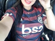 Hincha - Tribunera - Chica - Fanatica de la Barra: Nação 12 • Club: Flamengo