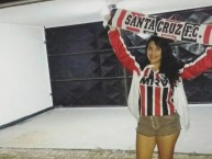 Hincha - Tribunera - Chica - Fanatica de la Barra: Portão 10 • Club: Santa Cruz