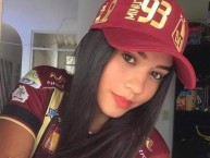 Hincha - Tribunera - Chica - Fanatica de la Barra: Revolución Vinotinto Sur • Club: Tolima