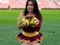 Hincha - Tribunera - Chica - Fanatica de la Barra: Revolución Vinotinto Sur • Club: Tolima