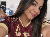 Hincha - Tribunera - Chica - Fanatica de la Barra: Revolución Vinotinto Sur • Club: Tolima