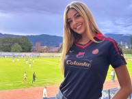 Hincha - Tribunera - Chica - Fanatica de la Barra: Rexixtenxia Norte • Club: Independiente Medellín