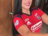 Hincha - Tribunera - Chica - Fanatica de la Barra: Rexixtenxia Norte • Club: Independiente Medellín