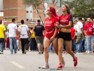 Hincha - Tribunera - Chica - Fanatica de la Barra: Rexixtenxia Norte • Club: Independiente Medellín