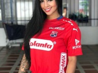 Hincha - Tribunera - Chica - Fanatica de la Barra: Rexixtenxia Norte • Club: Independiente Medellín