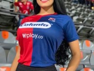 Hincha - Tribunera - Chica - Fanatica de la Barra: Rexixtenxia Norte • Club: Independiente Medellín