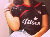 Hincha - Tribunera - Chica - Fanatica de la Barra: Rexixtenxia Norte • Club: Independiente Medellín