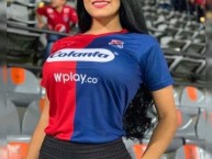 Hincha - Tribunera - Chica - Fanatica de la Barra: Rexixtenxia Norte • Club: Independiente Medellín