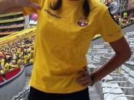 Hincha - Tribunera - Chica - Fanatica de la Barra: Sur Oscura • Club: Barcelona Sporting Club