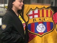 Hincha - Tribunera - Chica - Fanatica de la Barra: Sur Oscura • Club: Barcelona Sporting Club