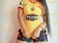 Hincha - Tribunera - Chica - Fanatica de la Barra: Sur Oscura • Club: Barcelona Sporting Club