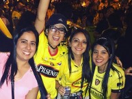 Hincha - Tribunera - Chica - Fanatica de la Barra: Sur Oscura • Club: Barcelona Sporting Club