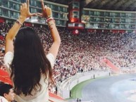 Hincha - Tribunera - Chica - Fanatica de la Barra: Trinchera Norte • Club: Universitario de Deportes