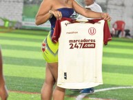 Hincha - Tribunera - Chica - Fanatica de la Barra: Trinchera Norte • Club: Universitario de Deportes