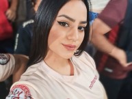 Hincha - Tribunera - Chica - Fanatica de la Barra: Trinchera Norte &bull; Club: Universitario de Deportes &bull; País: Peru