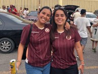 Hincha - Tribunera - Chica - Fanatica de la Barra: Trinchera Norte &bull; Club: Universitario de Deportes &bull; País: Peru