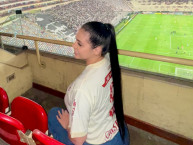Hincha - Tribunera - Chica - "IG: @keymedinam" Fanatica de la Barra: Trinchera Norte &bull; Club: Universitario de Deportes &bull; País: Peru