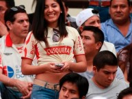 Hincha - Tribunera - Chica - Fanatica de la Barra: Trinchera Norte • Club: Universitario de Deportes