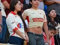 Hincha - Tribunera - Chica - Fanatica de la Barra: Trinchera Norte • Club: Universitario de Deportes