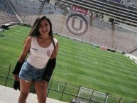 Hincha - Tribunera - Chica - Fanatica de la Barra: Trinchera Norte • Club: Universitario de Deportes