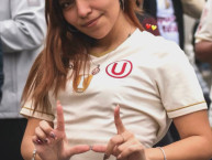 Hincha - Tribunera - Chica - "IG: @sofiapinedoh" Fanatica de la Barra: Trinchera Norte &bull; Club: Universitario de Deportes &bull; País: Peru