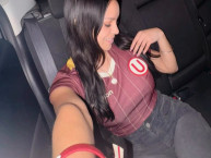 Hincha - Tribunera - Chica - Fanatica de la Barra: Trinchera Norte &bull; Club: Universitario de Deportes &bull; País: Peru
