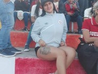 Hincha - Tribunera - Chica - Fanatica de la Barra: Trinchera Norte • Club: Universitario de Deportes