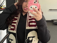 Hincha - Tribunera - Chica - Fanatica de la Barra: Trinchera Norte &bull; Club: Universitario de Deportes &bull; País: Peru