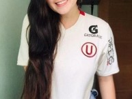 Hincha - Tribunera - Chica - Fanatica de la Barra: Trinchera Norte • Club: Universitario de Deportes