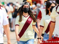 Hincha - Tribunera - Chica - Fanatica de la Barra: Trinchera Norte • Club: Universitario de Deportes