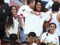 Hincha - Tribunera - Chica - Fanatica de la Barra: Trinchera Norte • Club: Universitario de Deportes