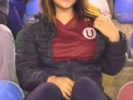 Hincha - Tribunera - Chica - Fanatica de la Barra: Trinchera Norte • Club: Universitario de Deportes