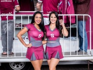 Hincha - Tribunera - Chica - Fanatica de la Barra: Ultra Morada • Club: Saprissa