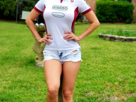 Hincha - Tribunera - Chica - Fanatica de la Barra: Ultra Morada • Club: Saprissa