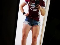 Hincha - Tribunera - Chica - Fanatica de la Barra: Ultra Morada • Club: Saprissa