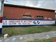 Mural - Graffiti - Pintada - "LA HINCHADA DE NACIONAL NO OLVIDA NI PERDONA" Mural de la Barra: La Banda del Parque • Club: Nacional