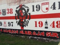 Mural - Graffiti - Pintada - Mural de la Barra: La Guardia Albi Roja Sur • Club: Independiente Santa Fe