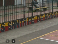 Mural - Graffiti - Pintada - "SOMOS SANTA FE DE BOGOTÁ" Mural de la Barra: La Guardia Albi Roja Sur &bull; Club: Independiente Santa Fe