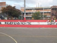 Mural - Graffiti - Pintadas - Mural de la Barra: La Guardia Albi Roja Sur • Club: Independiente Santa Fe • País: Colombia