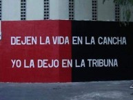 Mural - Graffiti - Pintada - "Dejen la vida en la cancha yo la dejo en la tribuna" Mural de la Barra: La Hinchada Más Popular • Club: Newell's Old Boys